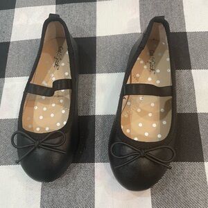 Toddler Maryjane’s ballet flat